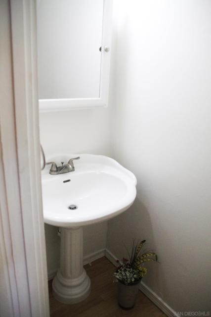 150 E Street, Chula Vista CA: https://media.crmls.org/mediaz/dba599b6-48b2-492f-808a-a8f80c17e18e.jpg