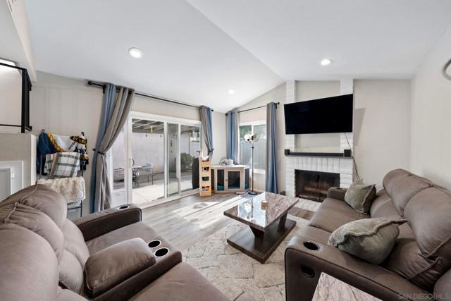 9560 Frank Way, Santee CA: https://media.crmls.org/mediaz/dba5b386-fd88-491b-a935-67ba59aa7b01.jpg