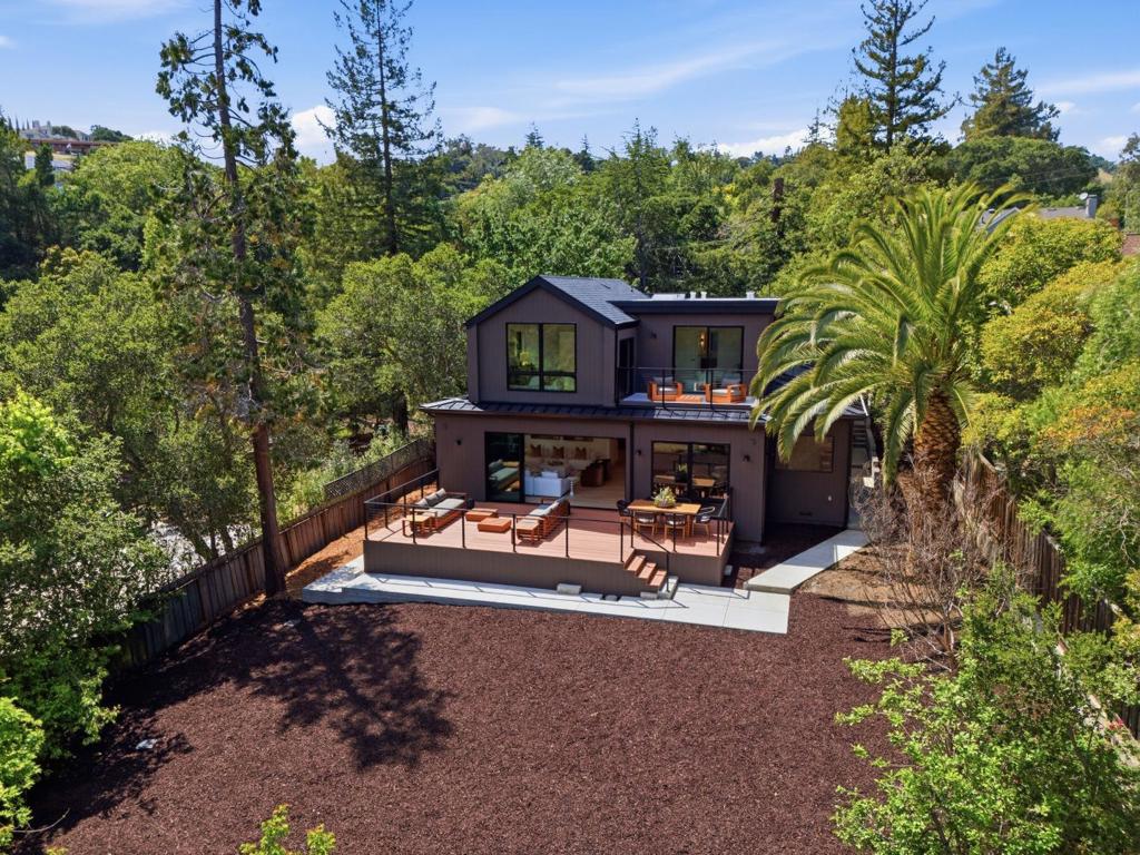 275 Hubbard Avenue