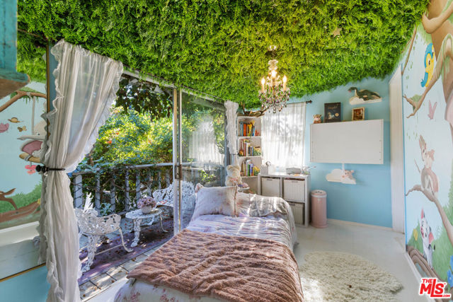 19544 Bowers Drive, Topanga CA: https://media.crmls.org/mediaz/dba83d91-09d7-494b-b3c9-8bd6539fd5f9.jpg