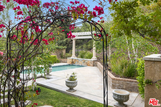 26841 Greenleaf Court, Valencia CA: https://media.crmls.org/mediaz/dba8d812-24c5-425d-a875-961e2017f9a9.jpg