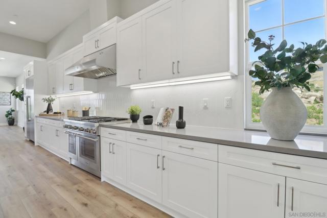 15123 Larchmont St, Poway CA: https://media.crmls.org/mediaz/dba940c2-03ec-42cb-ba4a-886767af8b3f.jpg