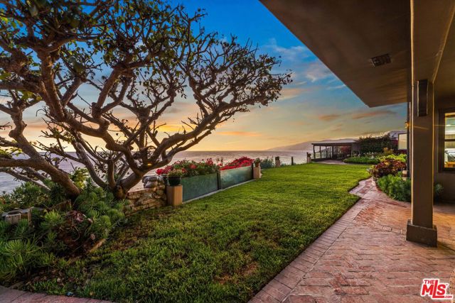 7007 Birdview Avenue, Malibu CA: https://media.crmls.org/mediaz/dba96b83-ef68-43ce-8989-3f4a908b6659.jpg