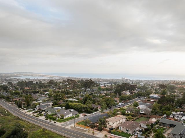 1776 Archer St, San Diego CA: https://media.crmls.org/mediaz/dba9c260-b677-4fdc-93ce-feadea0d1b86.jpg