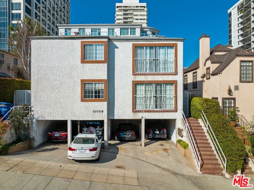 10709 ASHTON Avenue #2
