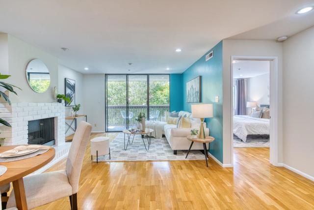 320 Palo Alto Avenue, Palo Alto CA: https://media.crmls.org/mediaz/dbaa33bf-f888-4f58-b421-02bbd11ddc03.jpg