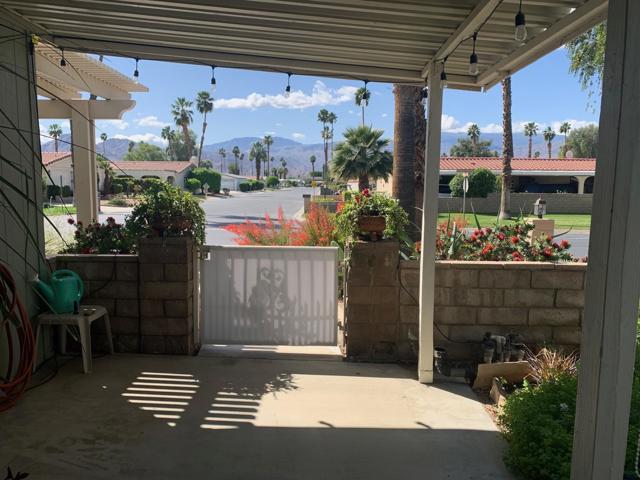 74240 Angels Camp Road, Palm Desert CA: https://media.crmls.org/mediaz/dbaa8473-6c78-4fb1-ae15-5e7a77a232a1.jpg