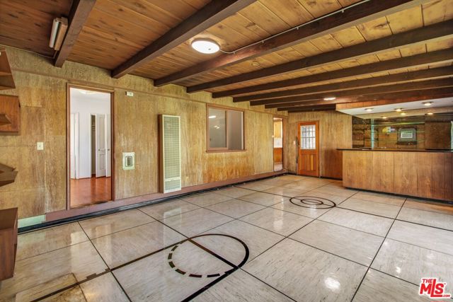 3825 Edgehill Drive, Los Angeles CA: https://media.crmls.org/mediaz/dbaaea8b-b918-45ba-a613-95ef45a78d82.jpg