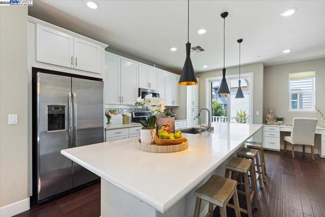 4023 Clare St, Dublin CA: https://media.crmls.org/mediaz/dbac1e50-948b-4efa-8997-3c586471ba62.jpg