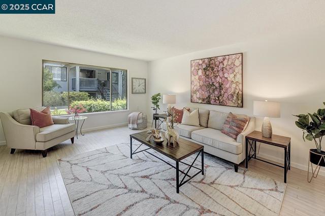 1517 Oakmont, Walnut Creek CA: https://media.crmls.org/mediaz/dbac575f-7308-43c3-81b3-1b3d626f7e4b.jpg