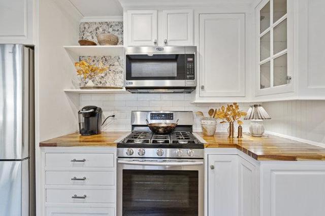 819 Cumberland Drive, Gilroy CA: https://media.crmls.org/mediaz/dbacfeca-0510-4a1c-8e6b-f263fd56fd93.jpg