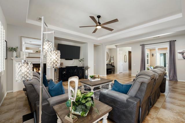 40844 Piazza Del Paradiso, Indio CA: https://media.crmls.org/mediaz/dbaeb487-1215-41c1-a280-10690f09a5eb.jpg