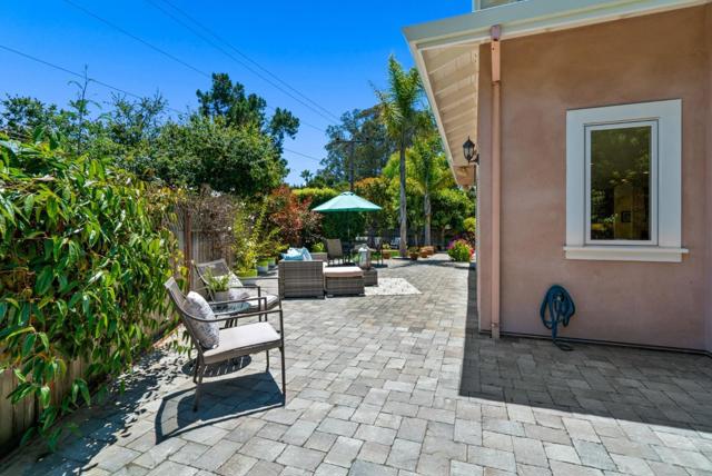 422 Mccormick Avenue, Capitola CA: https://media.crmls.org/mediaz/dbaecba4-3797-4c62-8b6a-7abac68d902f.jpg