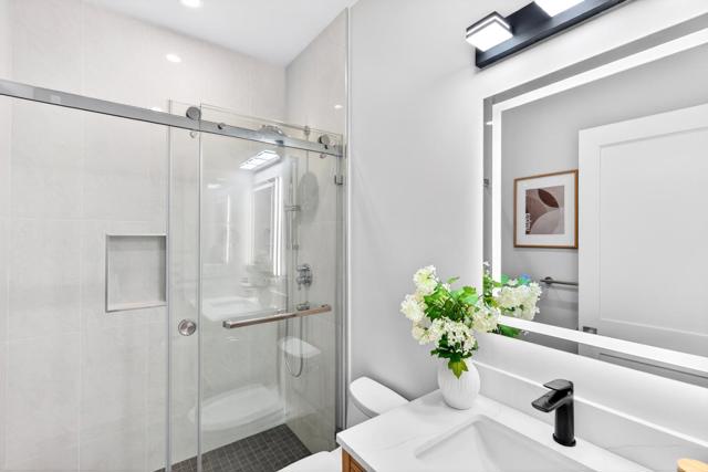 Image 21 of 34 For 873 Cedar Avenue