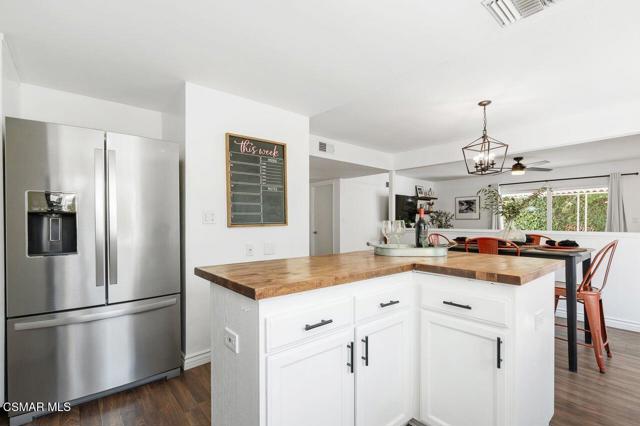 2142 Atwater Avenue, Simi Valley CA: https://media.crmls.org/mediaz/dbaff640-49d0-4a09-9b39-9605e19d69c5.jpg