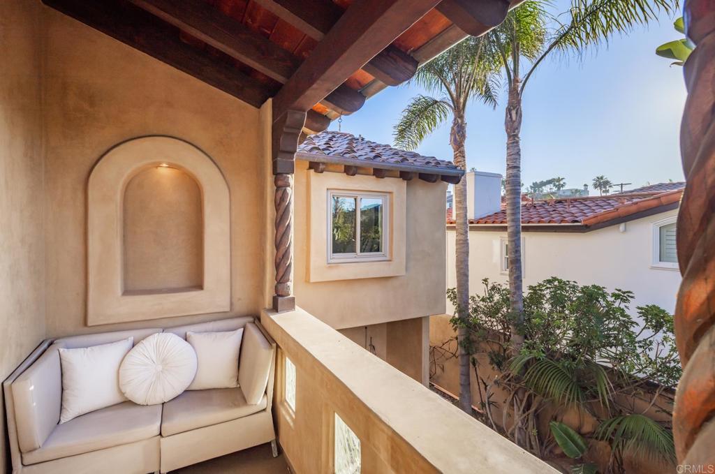 112 La Veta Avenue