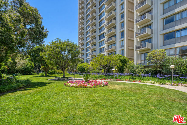 2160 Century Park East, Los Angeles CA: https://media.crmls.org/mediaz/dbb2984a-ada9-4523-a0bd-4dff4d375b3f.jpg