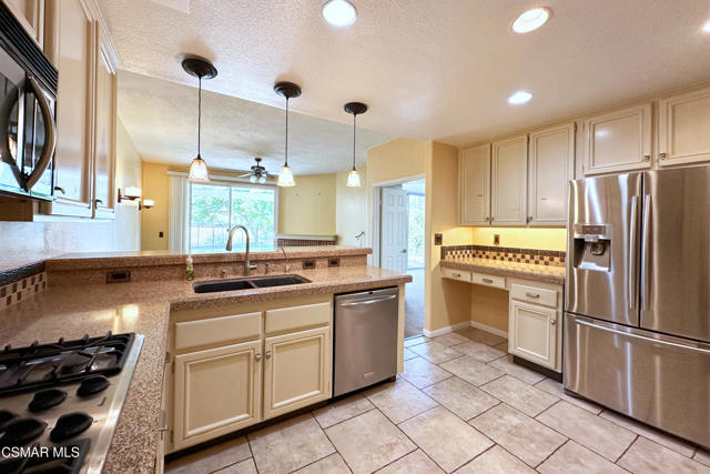 24632 Brighton Drive, Valencia CA: https://media.crmls.org/mediaz/dbb2ed15-8a2f-4a68-9952-846900acb68e.jpg