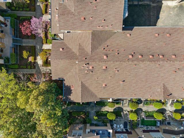 1586 Tucker St, Oakland CA: https://media.crmls.org/mediaz/dbb36428-a7cb-414f-9a9c-6d14e03aeb2c.jpg