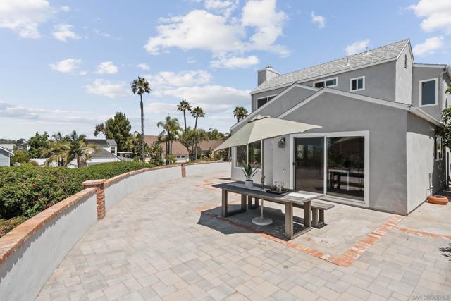 4503 Carnaby, Carlsbad CA: https://media.crmls.org/mediaz/dbb48d85-d1f0-47a2-ab62-47116865093a.jpg