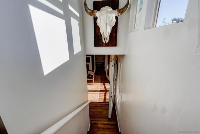 23898 Crown Hill Ln, Escondido CA: https://media.crmls.org/mediaz/dbb49933-e106-43da-b824-3554036ec144.jpg