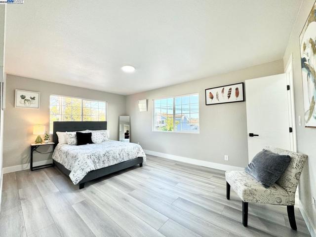 20595 Center St, Castro Valley CA: https://media.crmls.org/mediaz/dbb5ad4a-c6b9-46a6-9668-c23bd99277a6.jpg