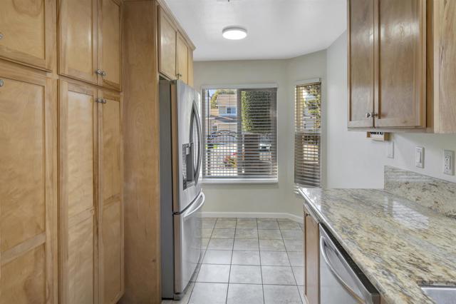 9525 High Park Lane, Rancho Penasquitos CA: https://media.crmls.org/mediaz/dbb5c1ae-c38d-41c1-9cd0-837b2ef8fba7.jpg