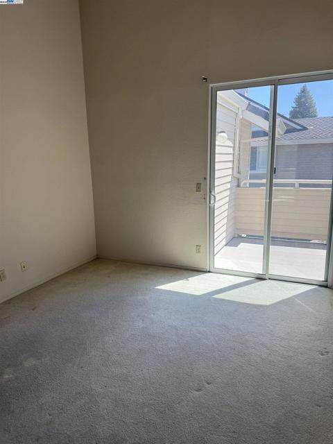 132 Crosswind Court, Hercules CA: https://media.crmls.org/mediaz/dbb5e764-c60f-4994-9279-05cdb61fe261.jpg