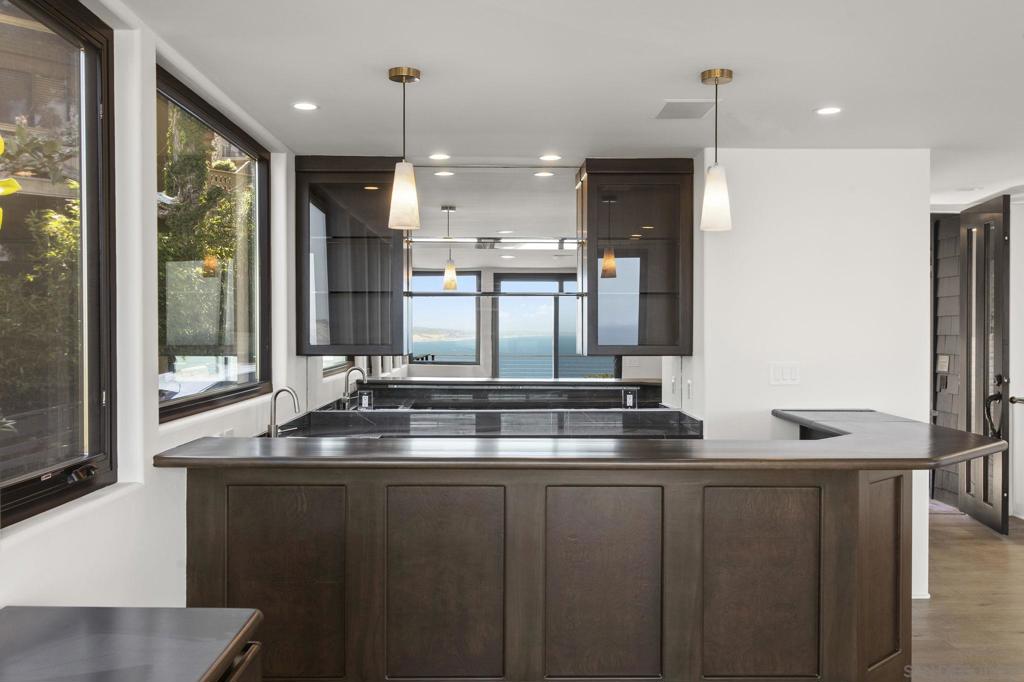 1846 Castellana Rd - photo 12