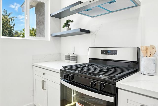 Detail Gallery Image 15 of 30 For 5885 Lynn St, San Diego,  CA 92105 - 3 Beds | 2 Baths