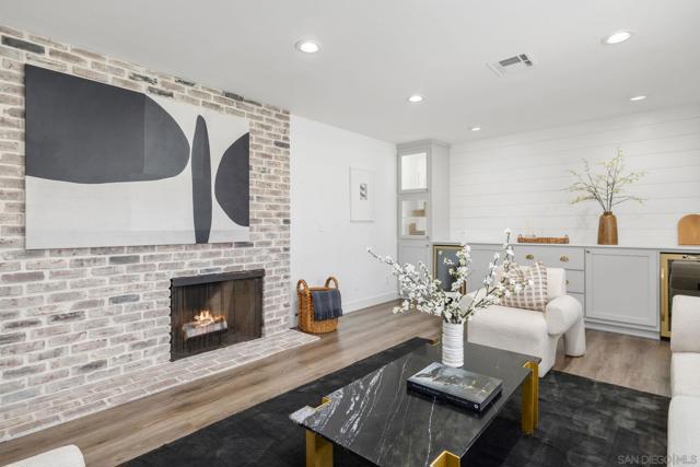 17268 Bernardo Oaks Dr, San Diego CA: https://media.crmls.org/mediaz/dbb7b44c-703c-466e-aa2b-e05fa5226bbf.jpg