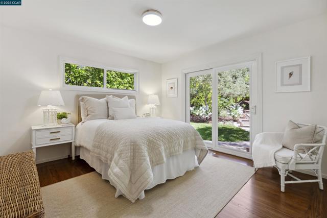 51 Ivy Dr, Orinda CA: https://media.crmls.org/mediaz/dbb7d876-1298-44d9-80f4-33a9e904c9d9.jpg