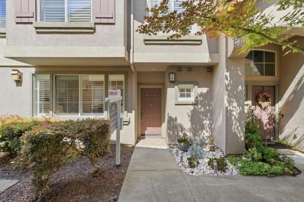 330 Oleander Drive