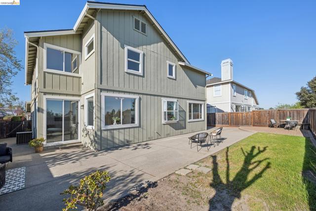 2004 Fries Ct, Martinez CA: https://media.crmls.org/mediaz/dbb9307a-3b94-41c2-80d8-2dd2bc11bbb4.jpg