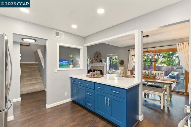 223 Via Pinada Ln, Martinez CA: https://media.crmls.org/mediaz/dbbb70f4-4448-4268-8f6b-5cb9bc91b12a.jpg