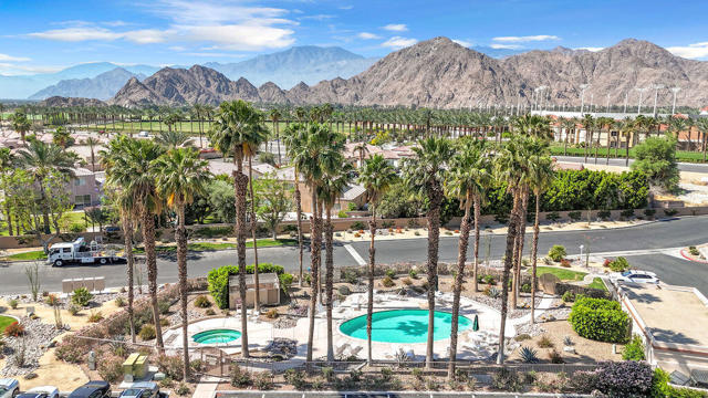 78179 Crimson Court, La Quinta CA: https://media.crmls.org/mediaz/dbbb7106-20bc-4a69-8efb-b4926fa64b6e.jpg