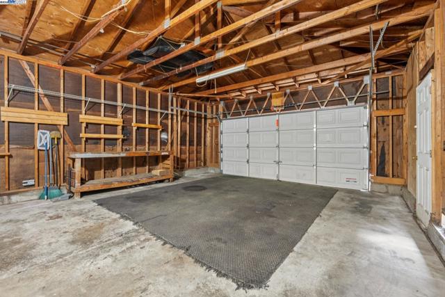 220 PEMBROKE DRIVE, Vallejo CA: https://media.crmls.org/mediaz/dbbc539e-de6c-457c-ae7a-c1196fcba696.jpg