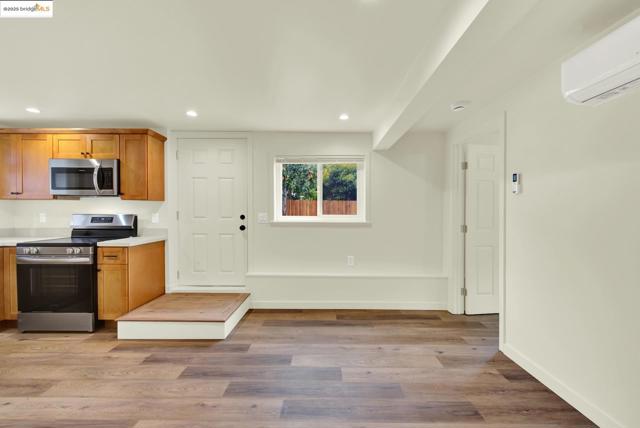 971 34Th St, Richmond CA: https://media.crmls.org/mediaz/dbbd7c41-6662-4898-b960-d2890b822602.jpg