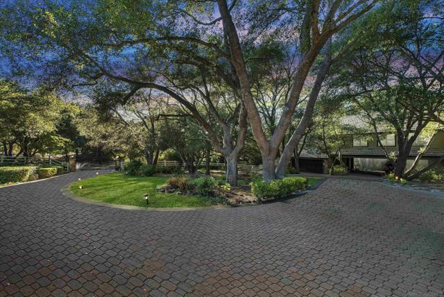 45455 Lorenz Ln, Temecula CA: https://media.crmls.org/mediaz/dbbefdee-cfb4-4683-869d-42c270cf2412.jpg