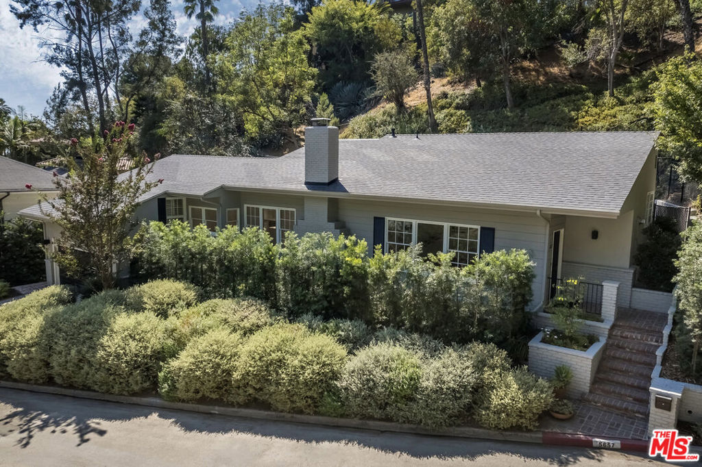 5657 Valley Oak Drive