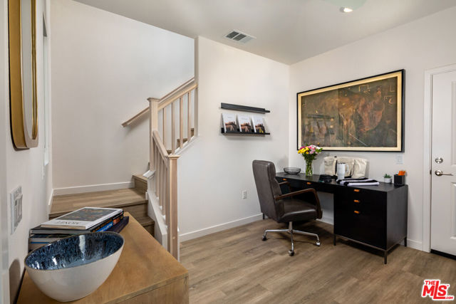 1483 W Vista Way, San Pedro CA: https://media.crmls.org/mediaz/dbbf8294-d12b-4311-b144-1904c91cafa9.jpg