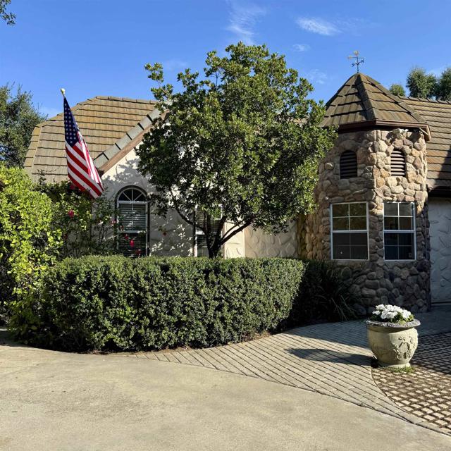 Detail Gallery Image 6 of 75 For 2848 Los Alisos, Fallbrook,  CA 92028 - 5 Beds | 3 Baths