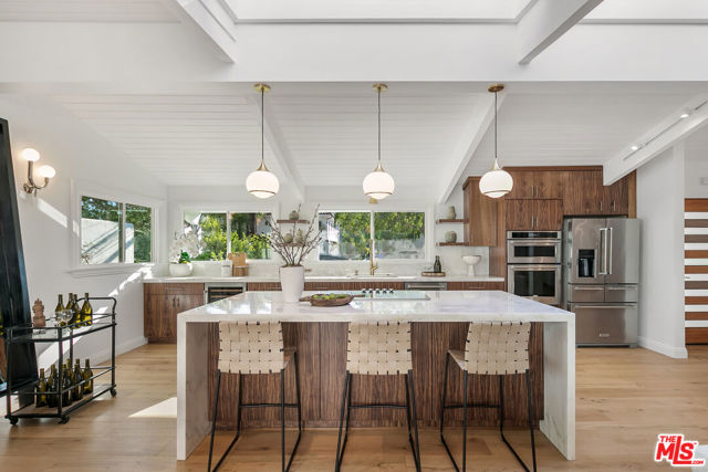218 N Bundy Drive, Los Angeles CA: https://media.crmls.org/mediaz/dbc00bc1-4ceb-4c9c-9991-4ef8f75400d7.jpg