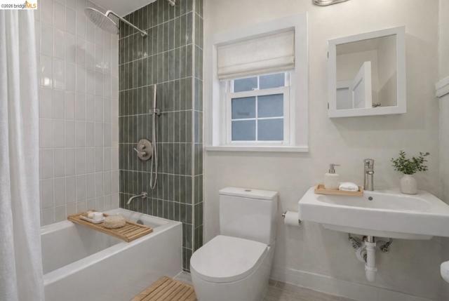 3114 california, Berkeley CA: https://media.crmls.org/mediaz/dbc1042f-40bf-4cbb-83cf-9ea82d64deeb.jpg