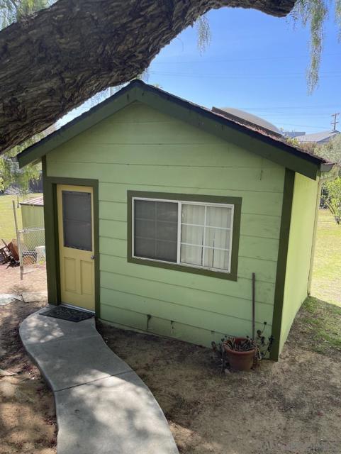 270 Madrona Street, Chula Vista CA: https://media.crmls.org/mediaz/dbc129f5-8b4f-475b-beb8-091c2d5a06b6.jpg