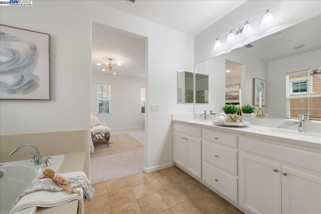 3335 Vittoria Loop, Dublin CA: https://media.crmls.org/mediaz/dbc17c97-cd41-48a4-8d0d-5e4ee89bea39.jpg