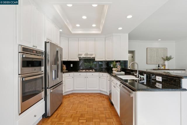 137 Kingswood Cir, Danville CA: https://media.crmls.org/mediaz/dbc29d32-c0d9-4551-8994-30245a8e270d.jpg