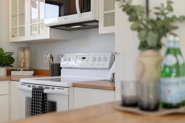 3346 Mission Drive, Santa Cruz CA: https://media.crmls.org/mediaz/dbc2c61a-e126-4b35-b4a0-99613e1316b8.jpg