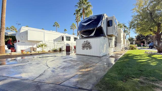 69411 Ramon Rd #713, Cathedral City CA: https://media.crmls.org/mediaz/dbc34540-3348-4615-adbd-9e136beb71ca.jpg