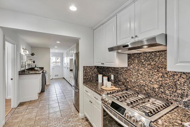 1081 Oak Street, Hollister CA: https://media.crmls.org/mediaz/dbc49c44-edf7-452f-8085-8a58477bc26d.jpg